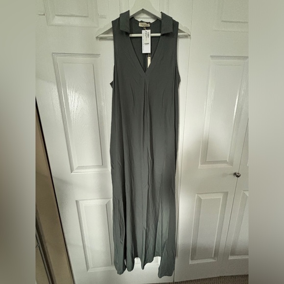 BNWT Collared Olive green maxi dress with pockets - Picture 1 of 4